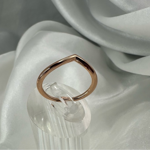 Pandora Polished Wishbone Ring – Size 54 / US 7 | Classic V-Shape Stacking Ring - Picture 6 of 10